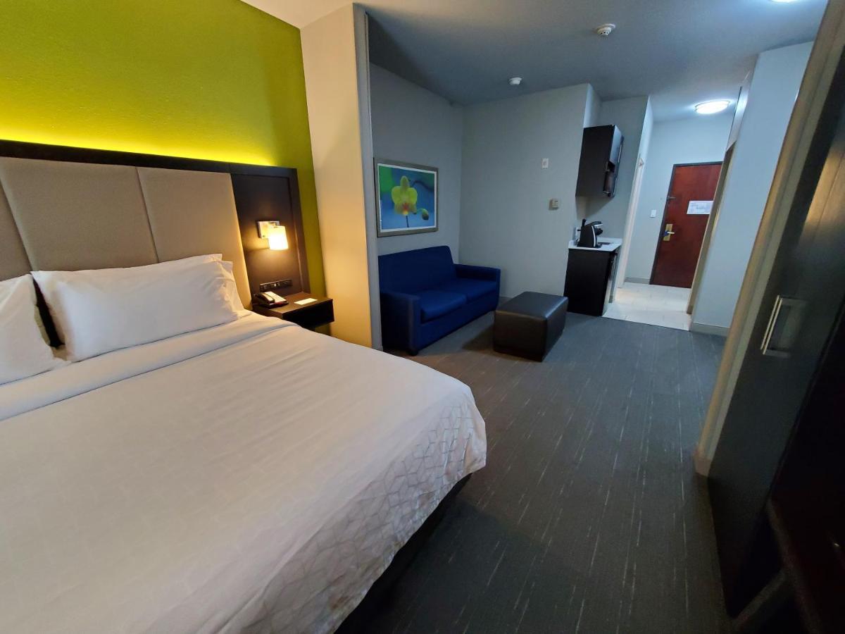 Holiday Inn Express Pearland By Ihg מראה חיצוני תמונה