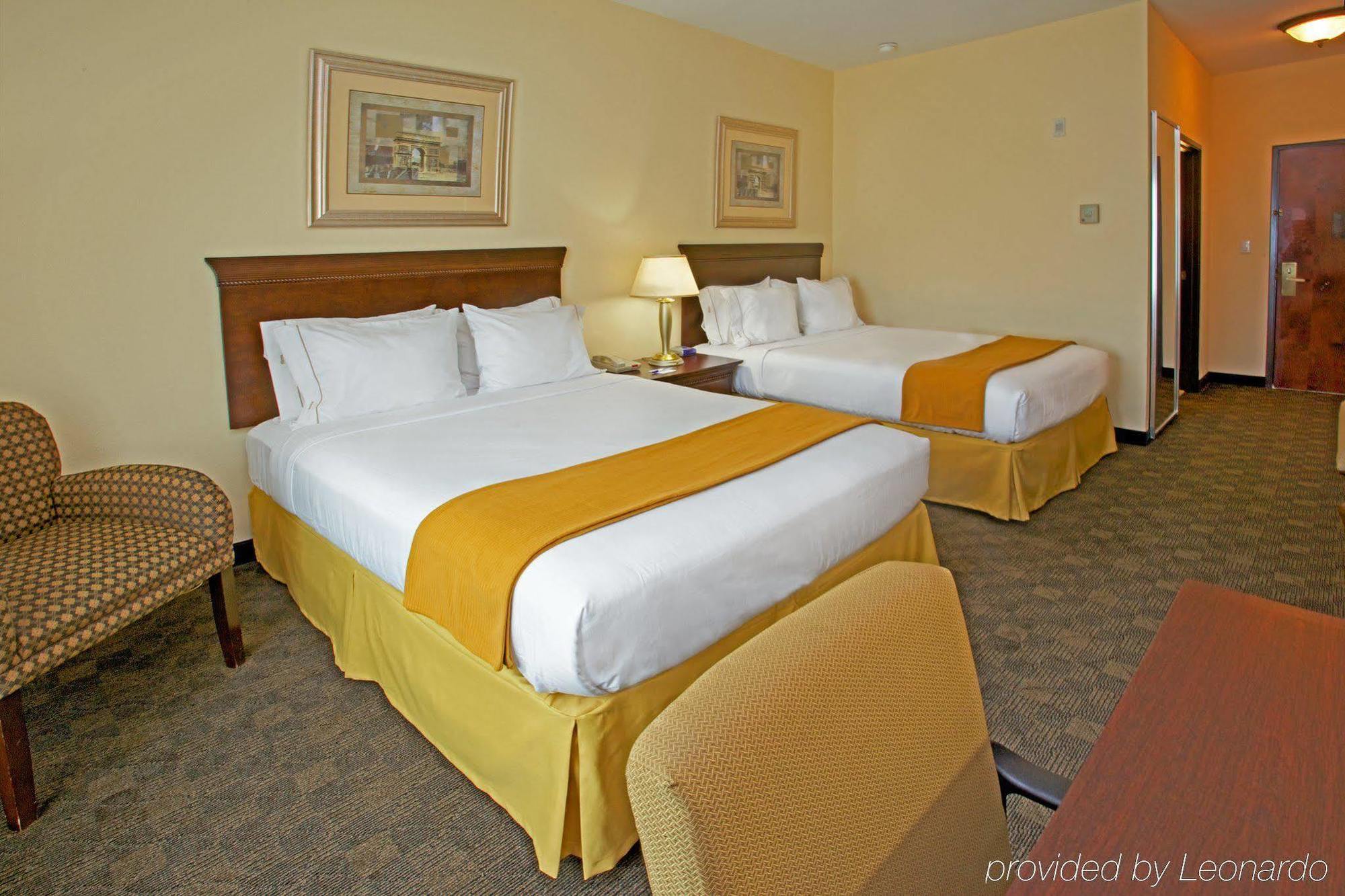 Holiday Inn Express Pearland By Ihg מראה חיצוני תמונה